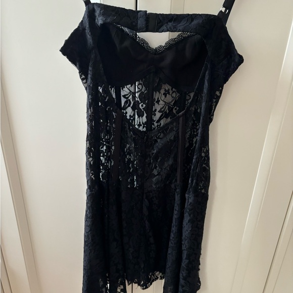 I am Gia lace dress - Picture 2 of 4